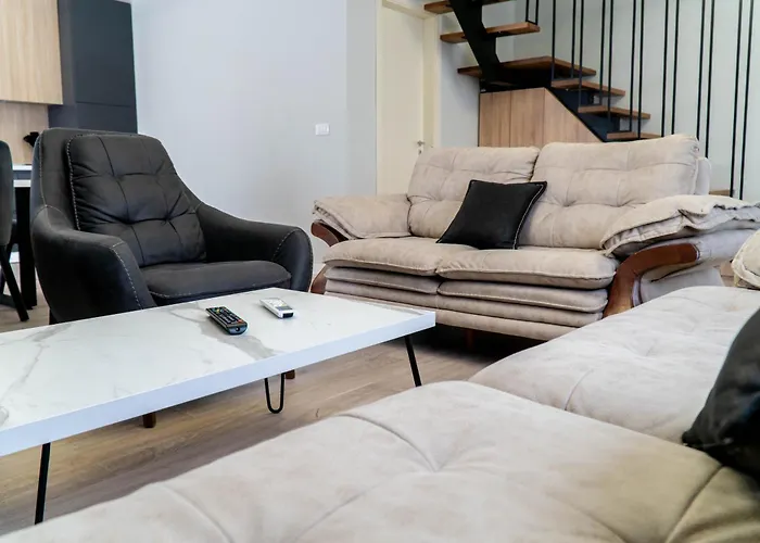 Signature 9 * Tirana