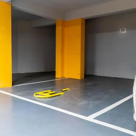 Signature 9 * Tirana