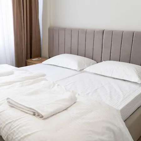 Signature 9 Tirana