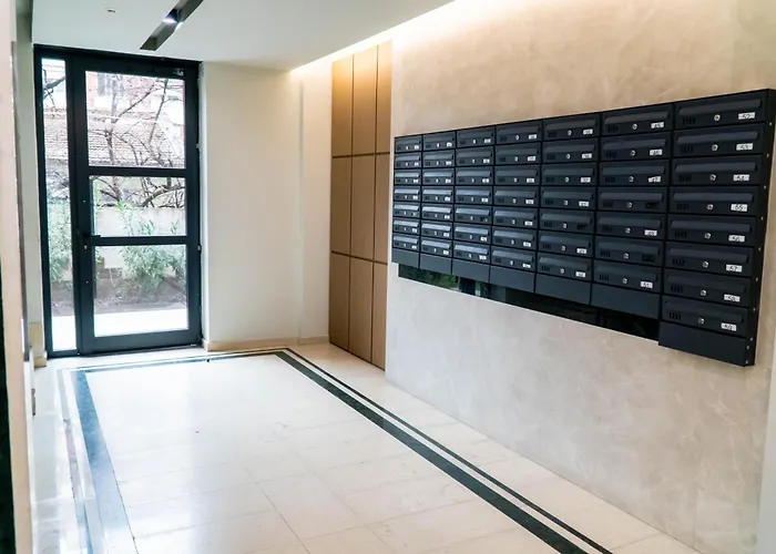 Signature 9 * Tirana