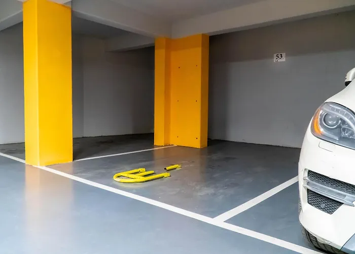 Signature 9 * Tirana